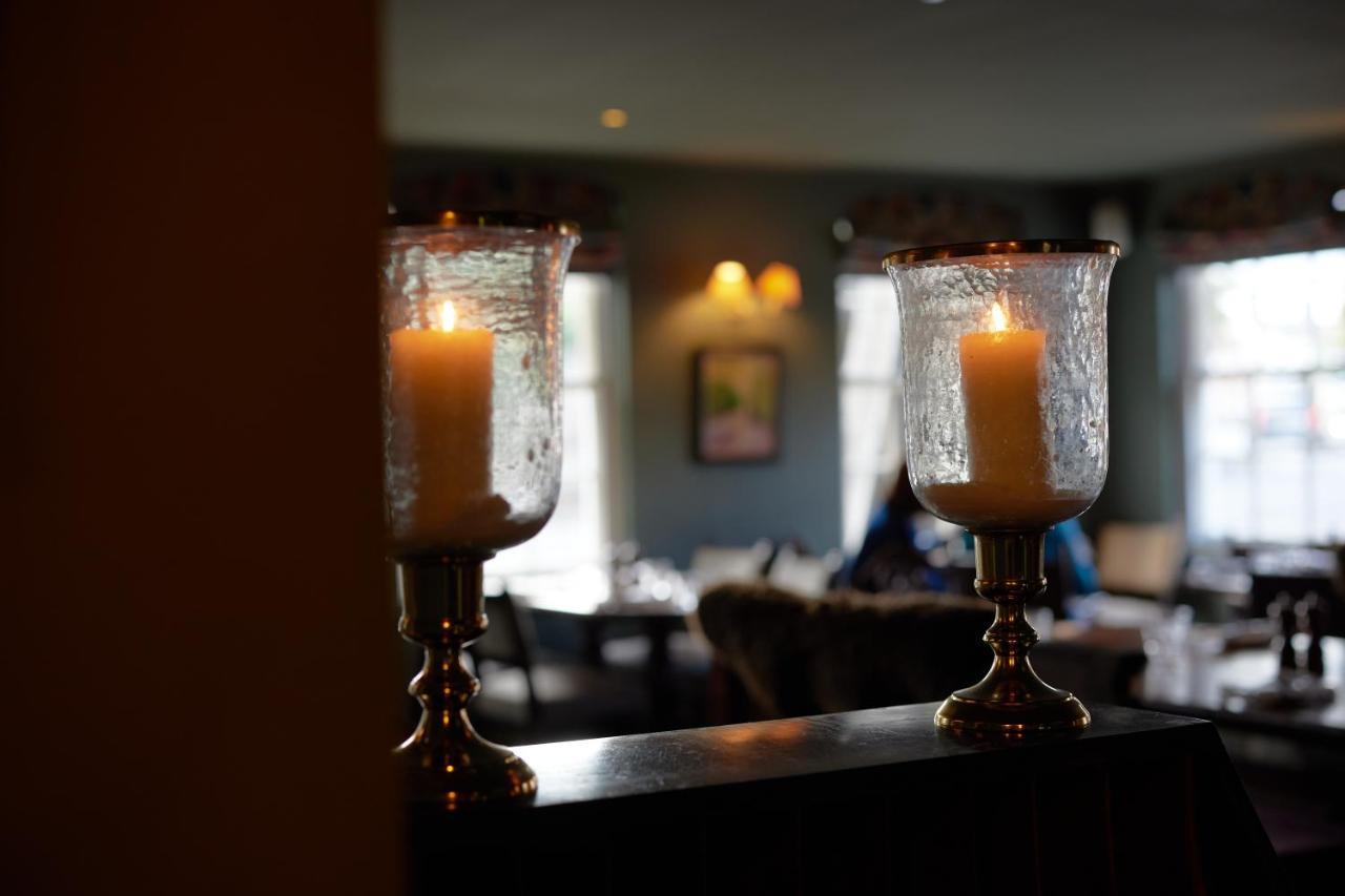 The Pembroke Arms Hotel Wilton  Eksteriør billede