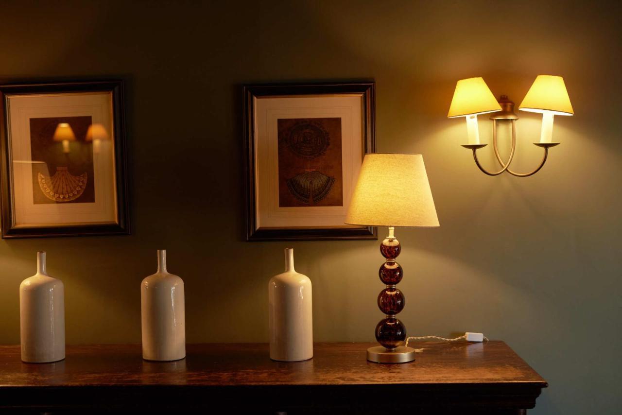 The Pembroke Arms Hotel Wilton  Eksteriør billede